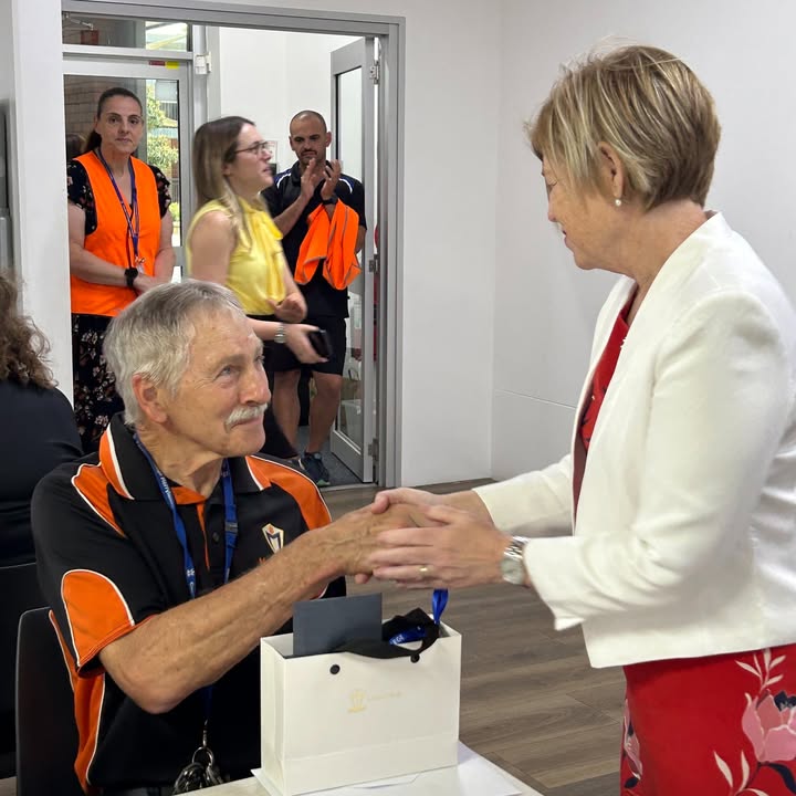 517743363687382_1465384695589906-1