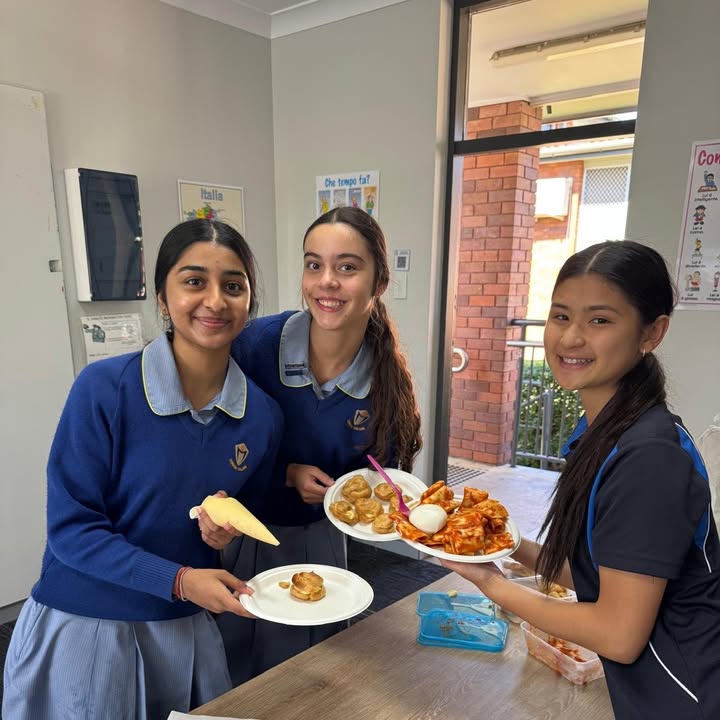 517743363687382_1475699174558458-1