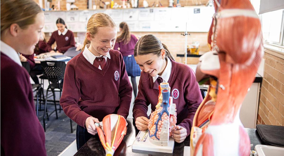 Marian Catholic College Kenthurst students in science class